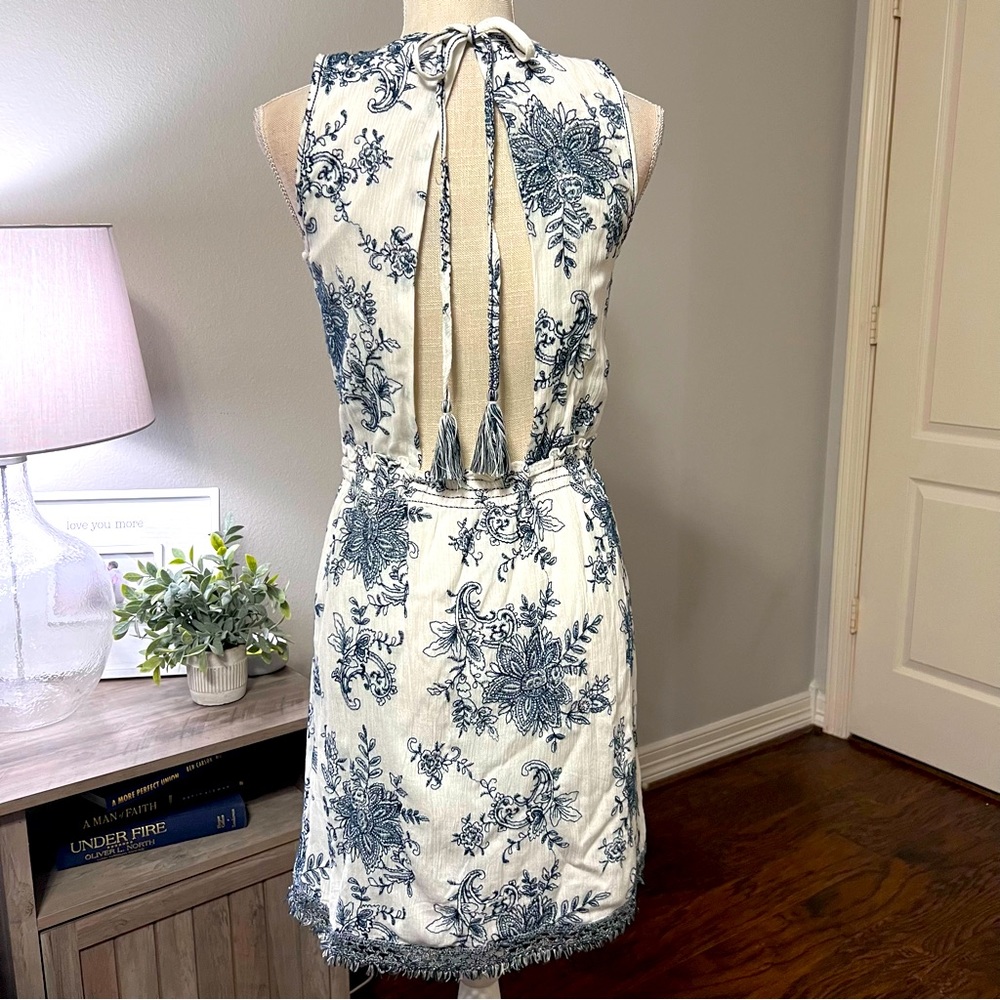 Chelsea & Violet Embroidered Fully Lined Dress Sz XS - Never Worn